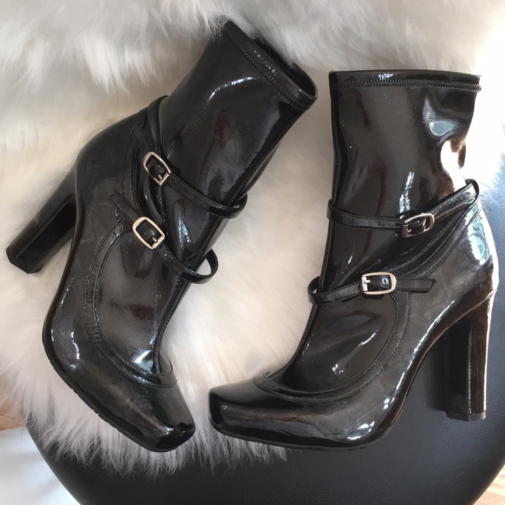 🆕 BCBGeneration, Shimmery Patent Booties, Sz 7.5